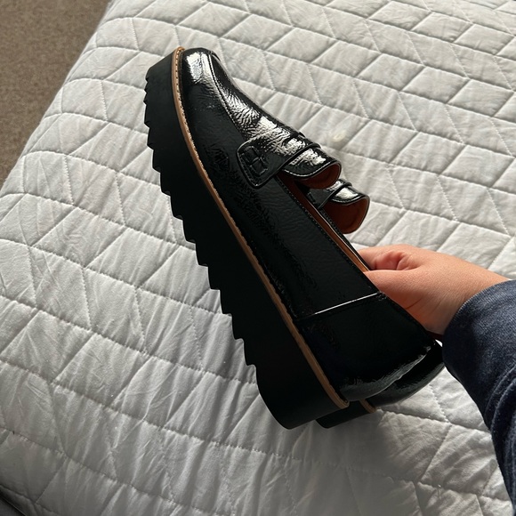 Black Shiny LOAFERS Chinese laundry platform shoes - Picture 3 of 10